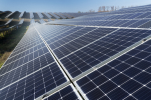 TJ-MT afasta cobrança de ICMS sobre energia solar