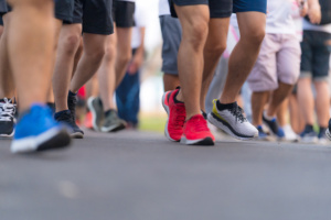 atletas em maratona