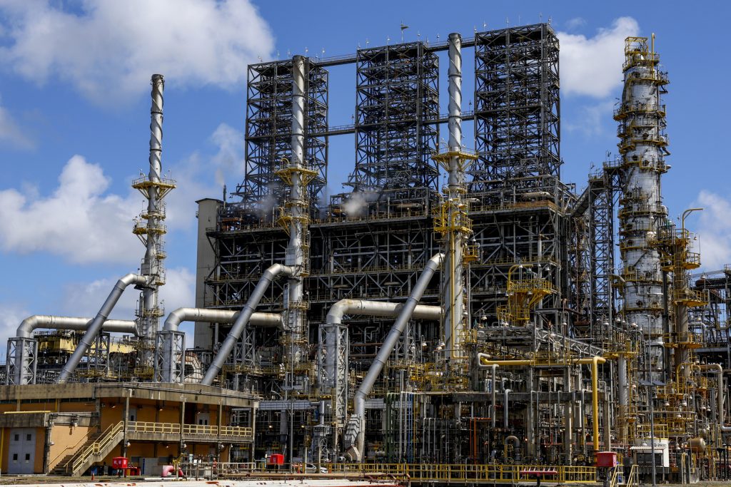 Lei de compensações por extração de petróleo e gás é parcialmente inconstitucional