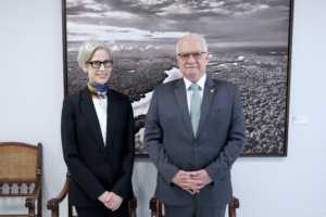 Fachin e Margaret Satterhwrite, Relatora Especial das Nações Unidas para Independência do Poder Judiciário, em audiência no STF