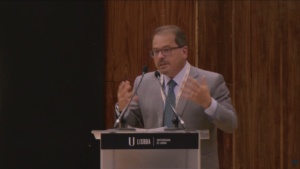 Floriano de Azevedo Marques Neto falando no XIV Fórum de Lisboa
