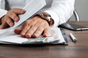 Tomadora detém responsabilidade subsidiária por acordo descumprido