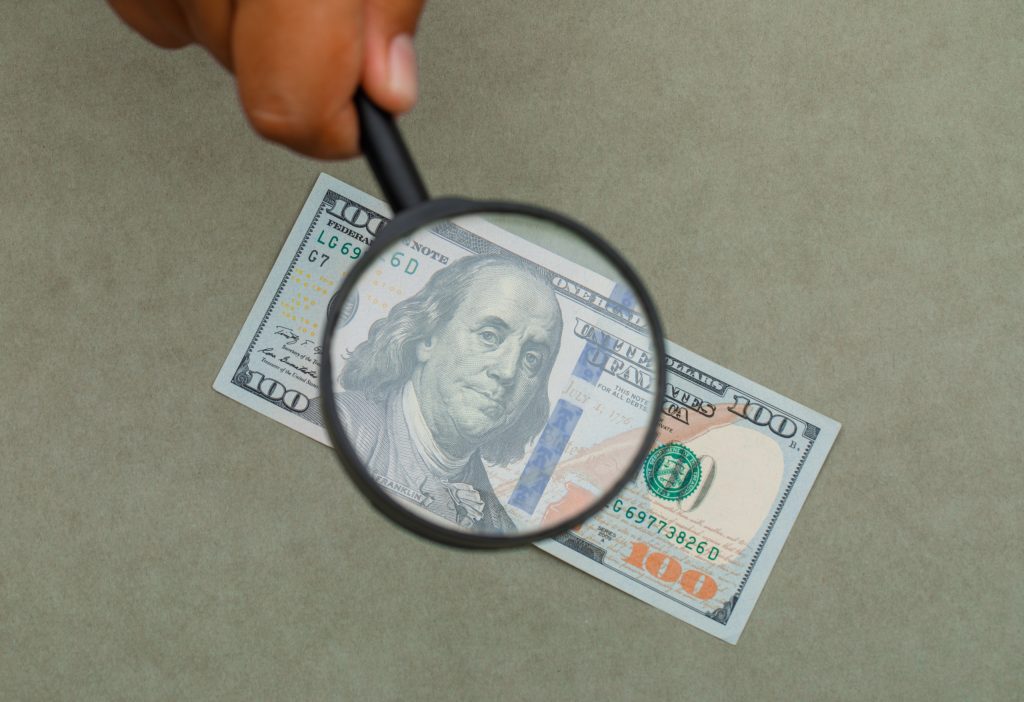 pesquisa busca patrimonial de bens penhora dólar moeda estrangeira estrangeiro