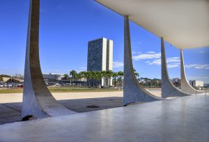 Dino manda presidentes de 21 partidos explicarem gestão de emendas