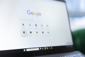 Uso de nome de concorrente em pesquisa patrocinada gera dever de indenizar
