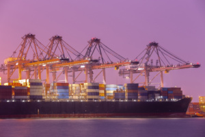 Importação porto mercadorias transporte marítimo